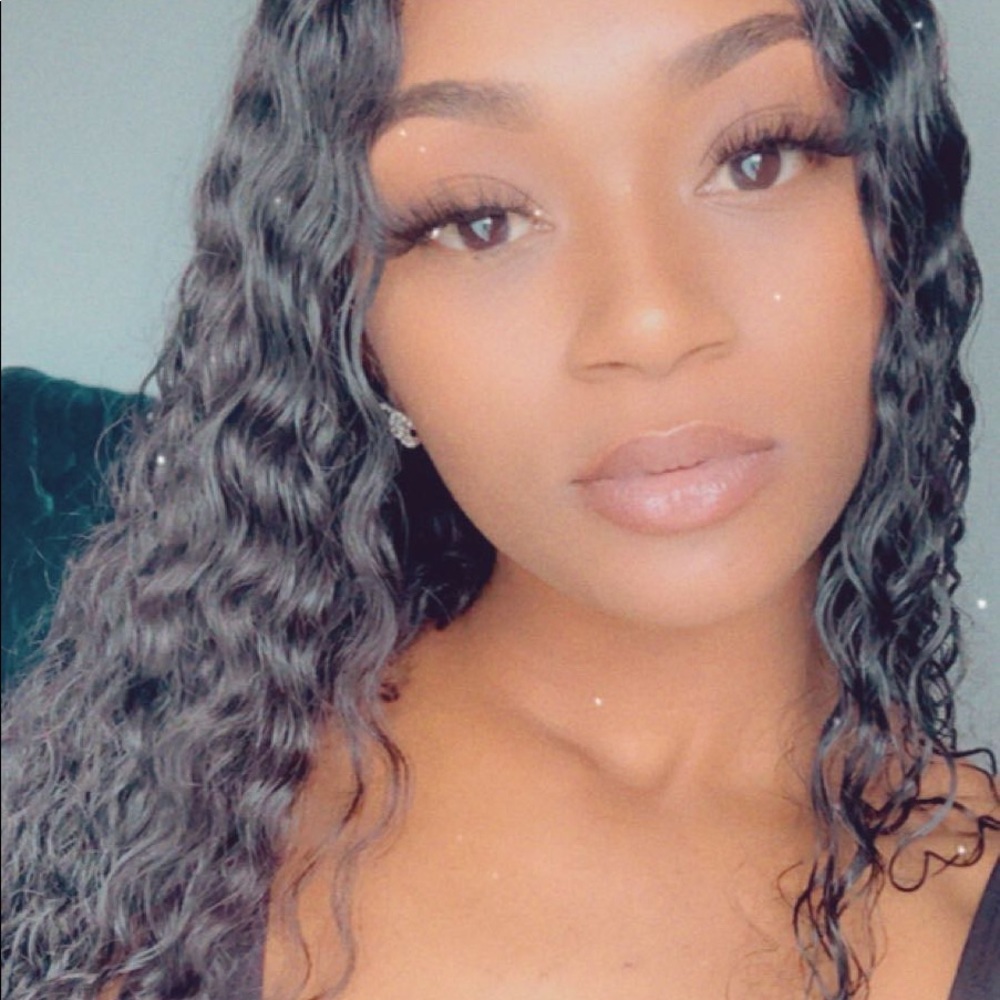 Meet your Posher, Bella